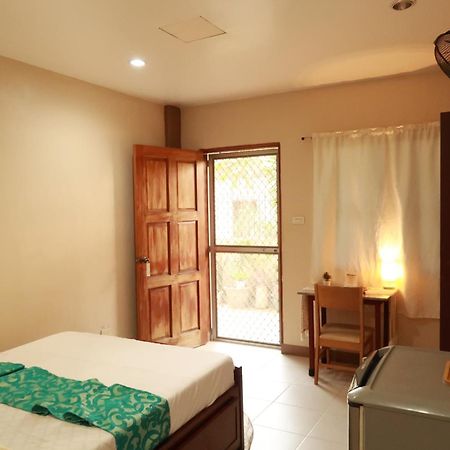 Jo-Cris Apartelle Lapu-Lapu City Exterior photo