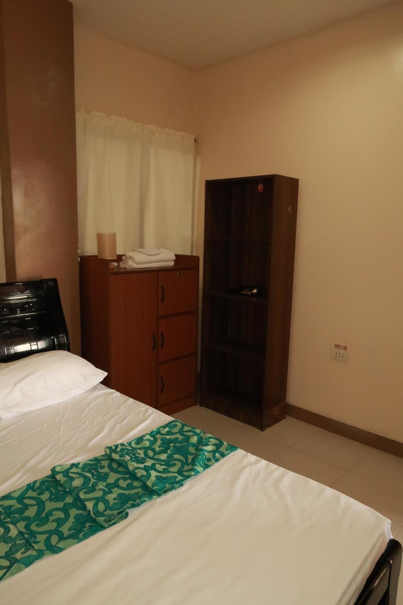 Jo-Cris Apartelle Lapu-Lapu City Exterior photo