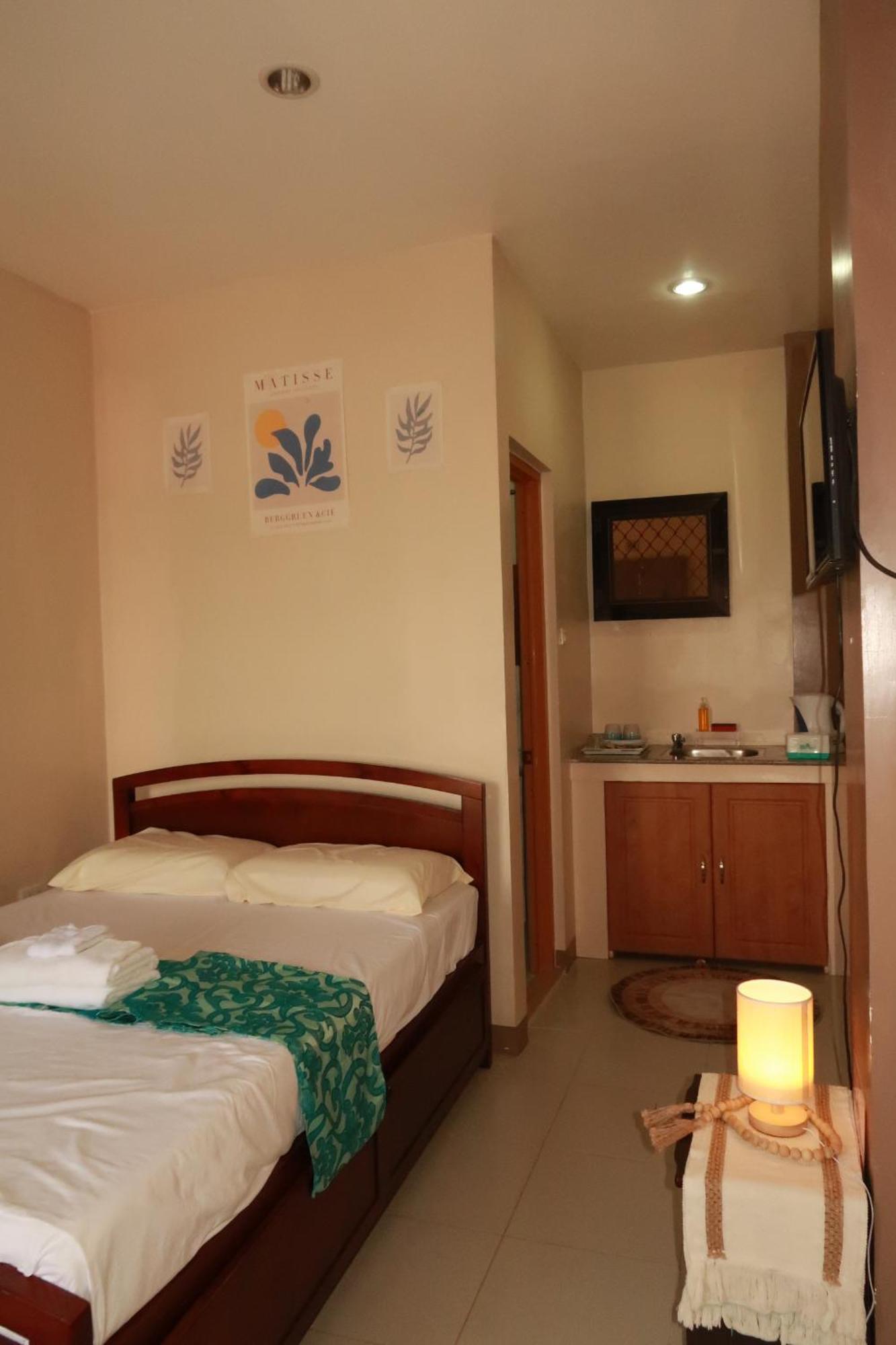 Jo-Cris Apartelle Lapu-Lapu City Exterior photo